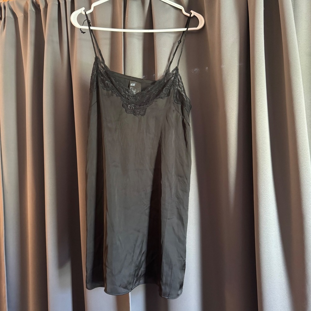 H&M Black Satin Lace Trim Camisole Top V-Neck Spaghetti Strap Small